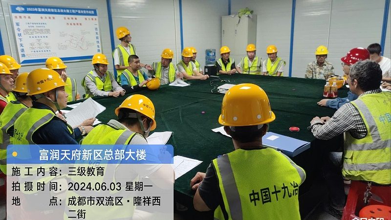 心理咨询师资格证考试分为笔试和面试两个部分。笔试科目包括：