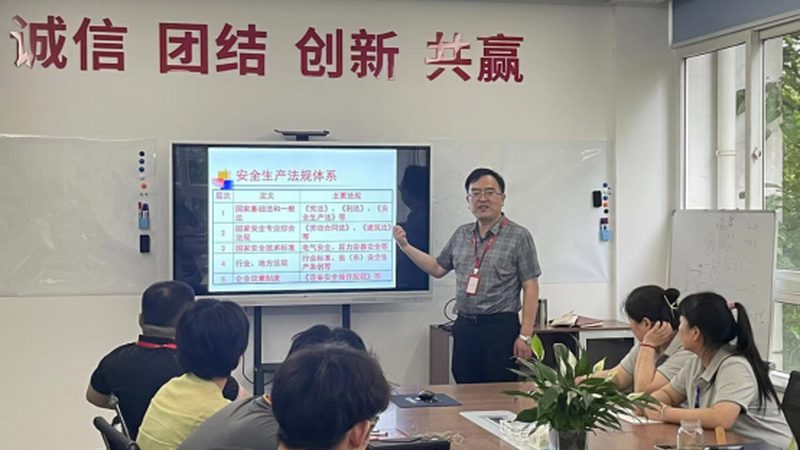 线上与线下考研培训费用解析：背后的逻辑与选择